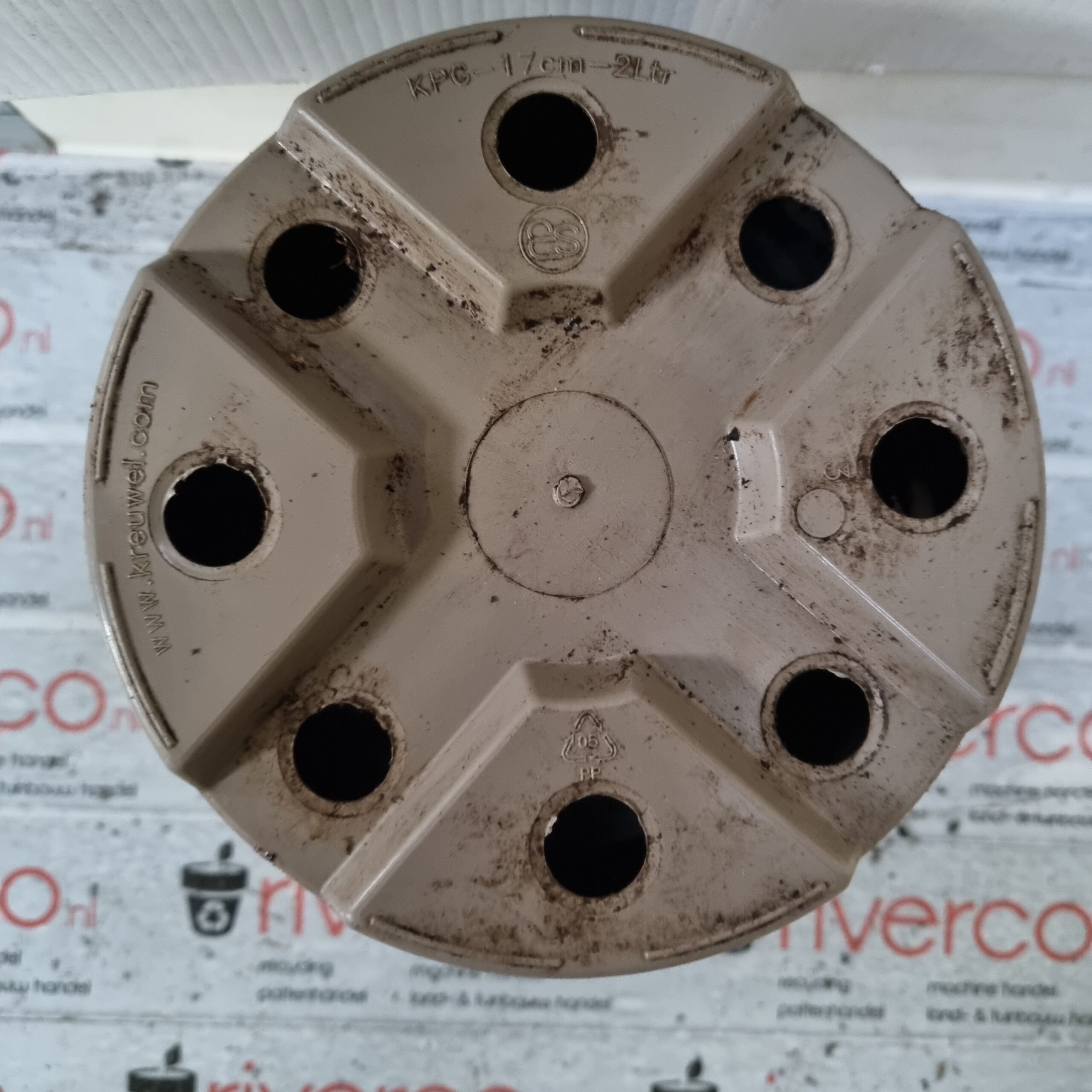 Gebruikte 2 liter potten / Used17 cm potten / 2 liter pots / 17 cm pots / Kreuwel - Afbeelding 3