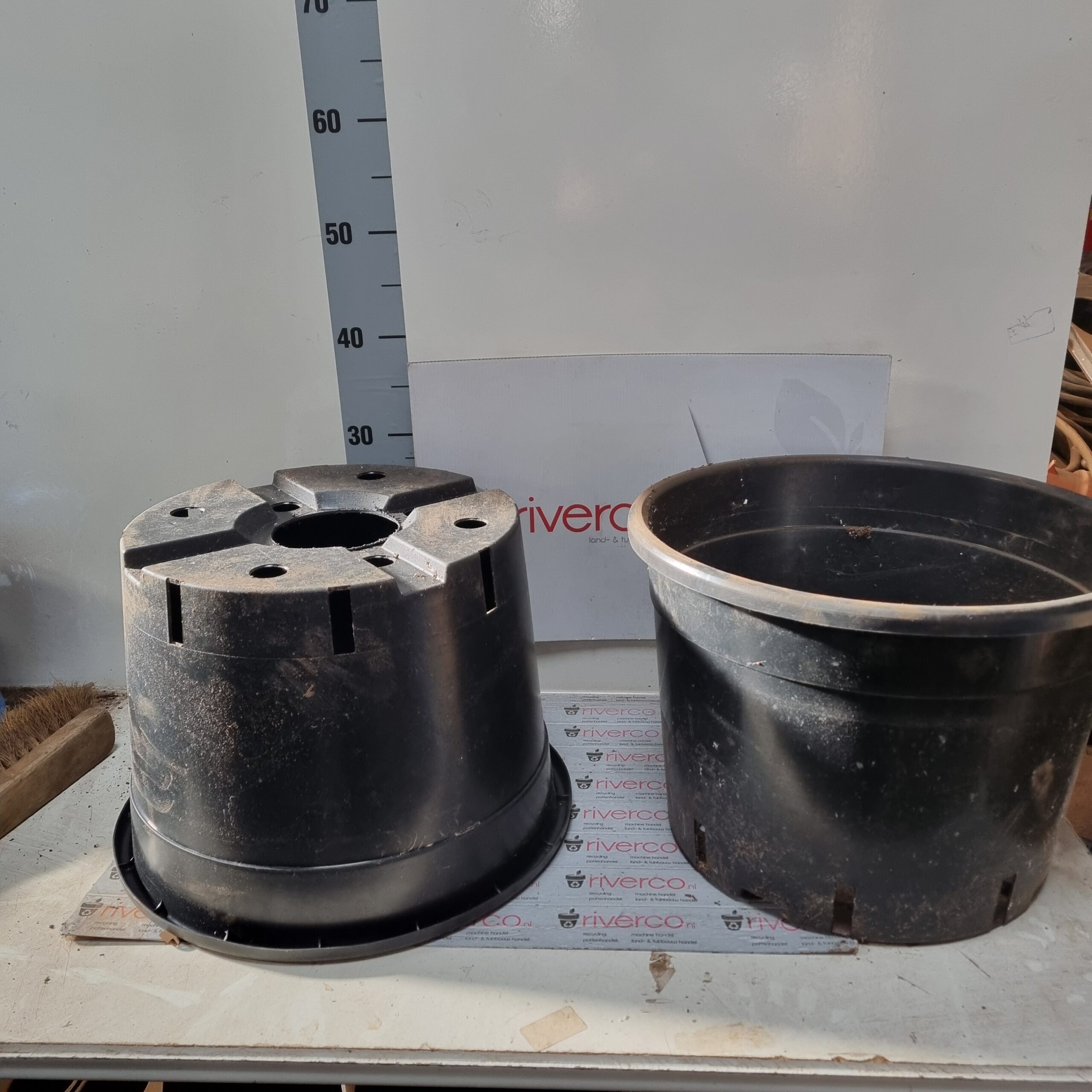 Gebruikte 25 liter Potten / Used 25 liter pots / 40 cm pots with hole / pot in pot system