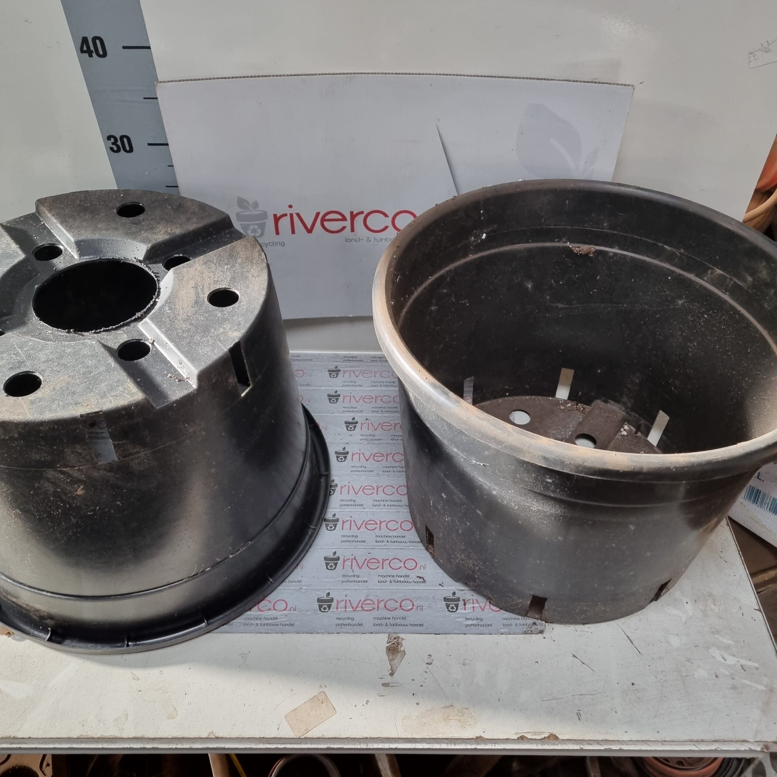 Gebruikte 25 liter Potten / Used 25 liter pots / 40 cm pots with hole / pot in pot system - Afbeelding 2