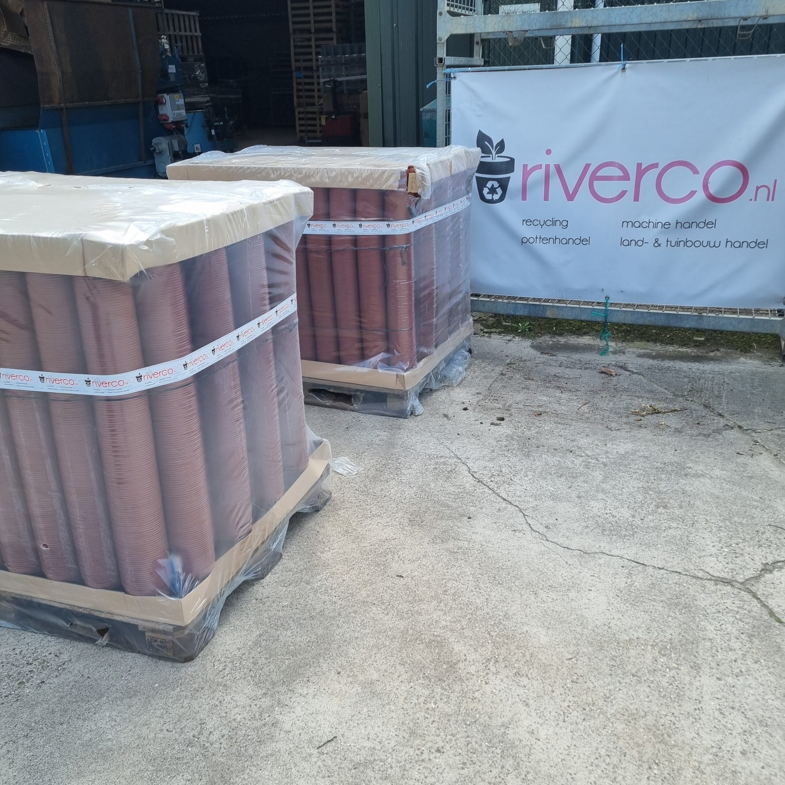 Nieuwe 13 cm potjes / NEW brown 13 cm pots / Neue terracotta colour 13 cm pots. - Afbeelding 3