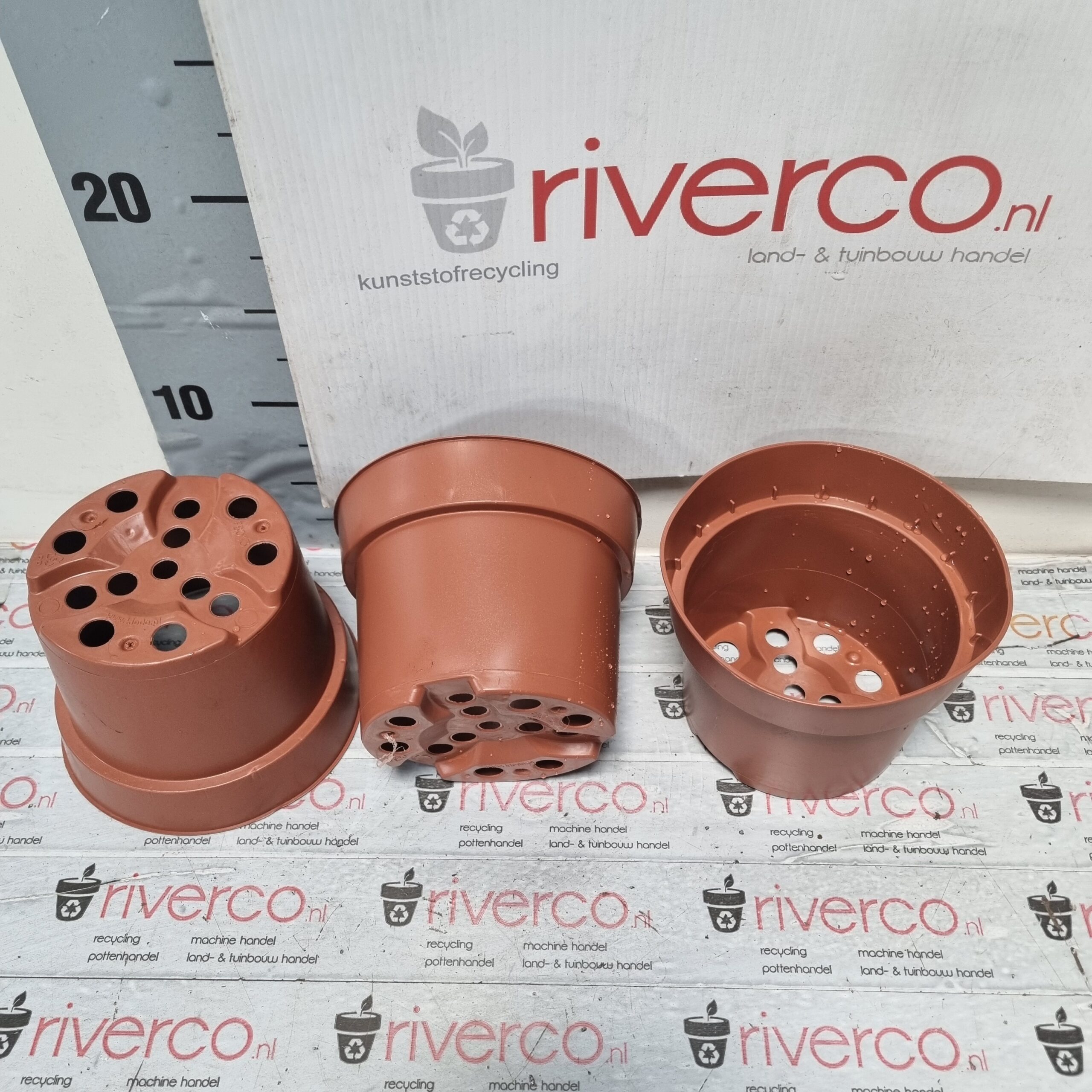 Nieuwe 13 cm potjes / NEW brown 13 cm pots / Neue terracotta colour 13 cm pots. - Afbeelding 4