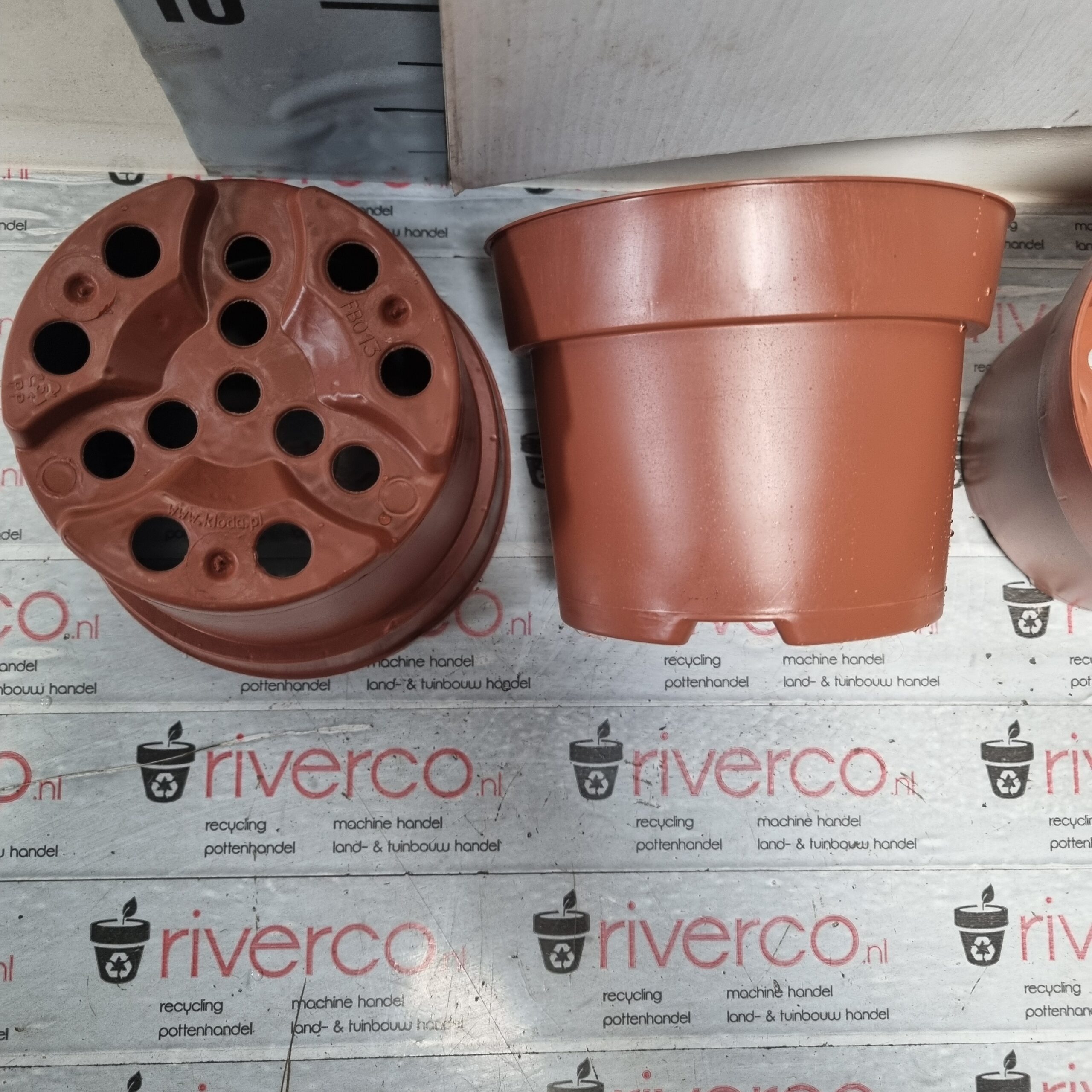 Nieuwe 13 cm potjes / NEW brown 13 cm pots / Neue terracotta colour 13 cm pots. - Afbeelding 5