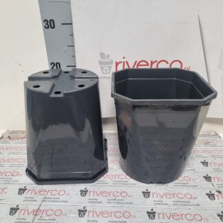 Vierkante 4.5 liter potten / Square pots / 4.5 liter / 18,4x18,4x20 cm