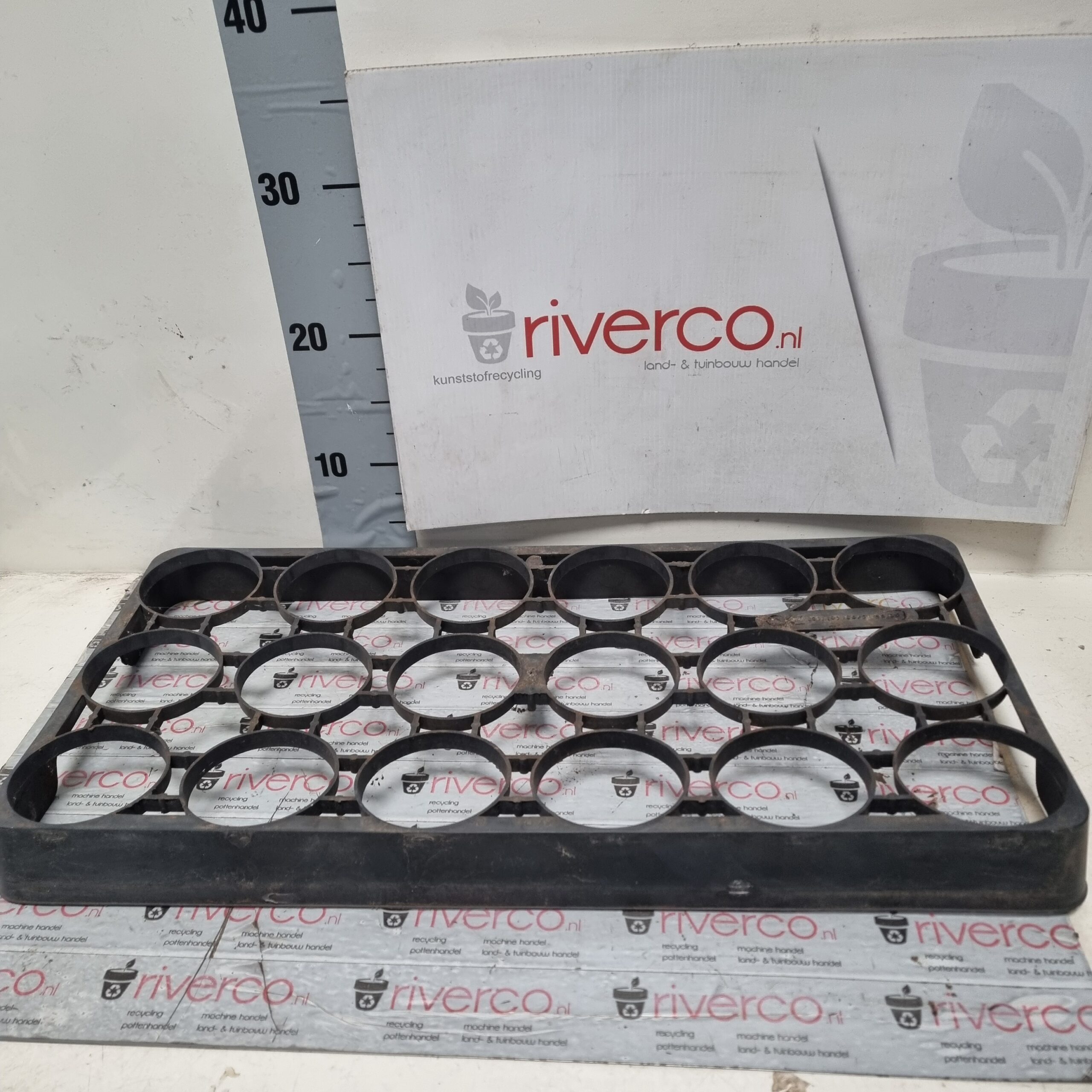 Mara-tray nr 9,5 cm pot / 18-gaats trays / 18-holes tray / 18 holes / for 9.5 cm POT