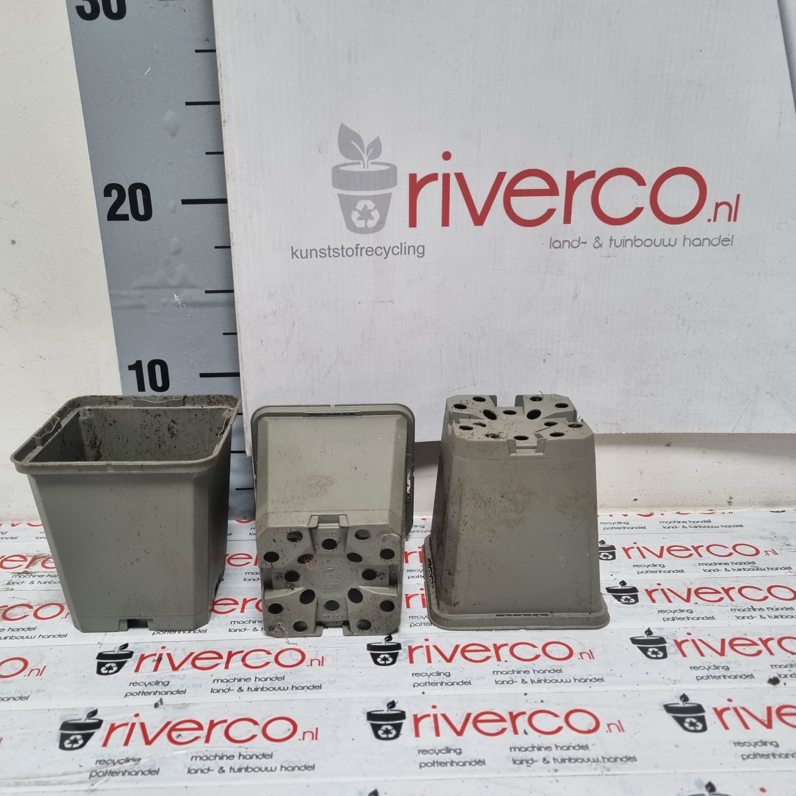 TEKU 9x9x9.5 cm potten / P9 pots / 9x9x cm potjes