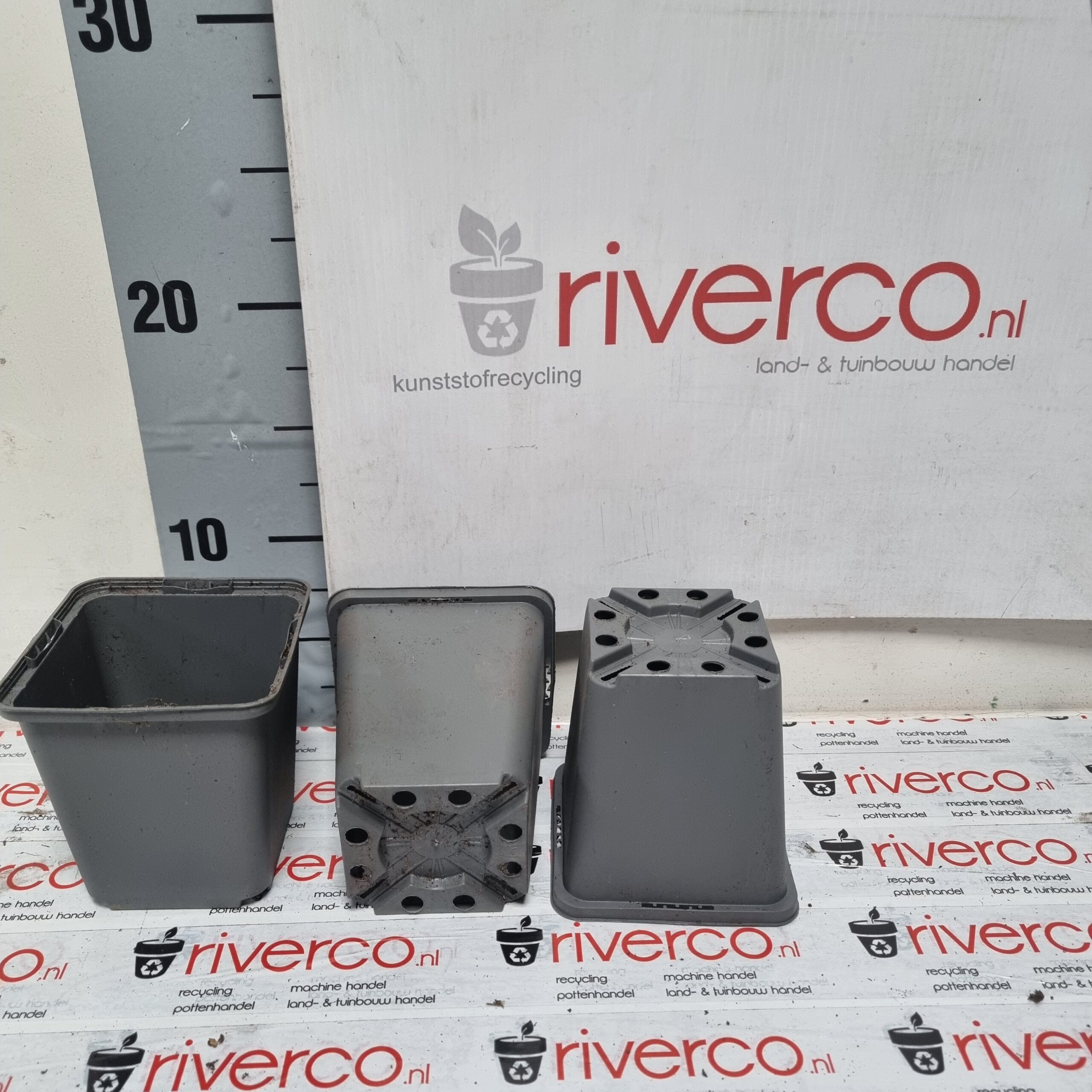 Van Krimpen 9x9 cm potten / P9 pots / 9x9x cm grijze potjes / grey pots