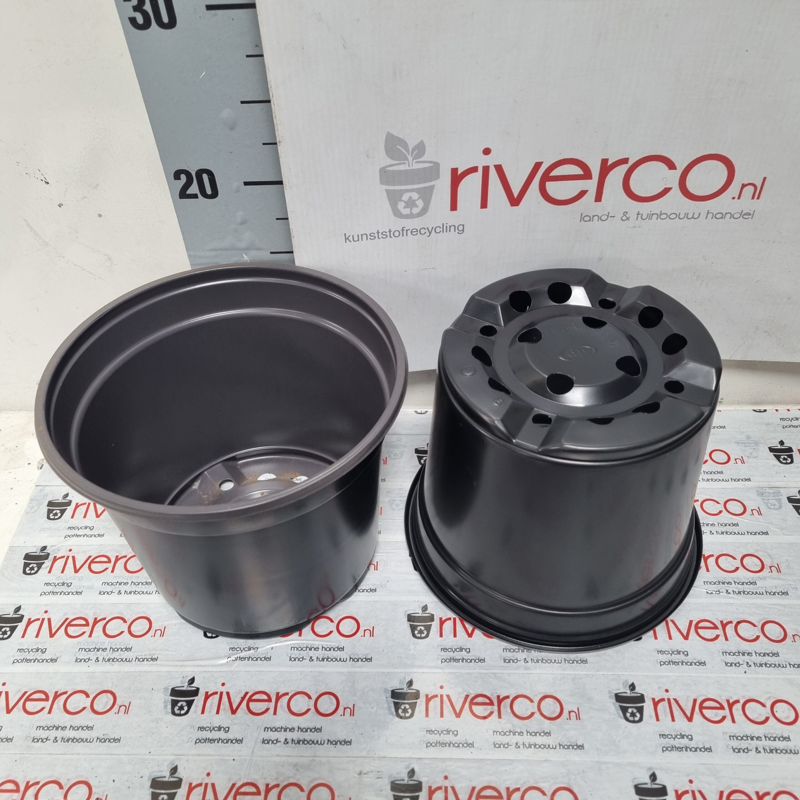 Nieuwe 19 cm potten / new 3 liter pots / vacuüm getrokken 3 liter pot - imagine 2
