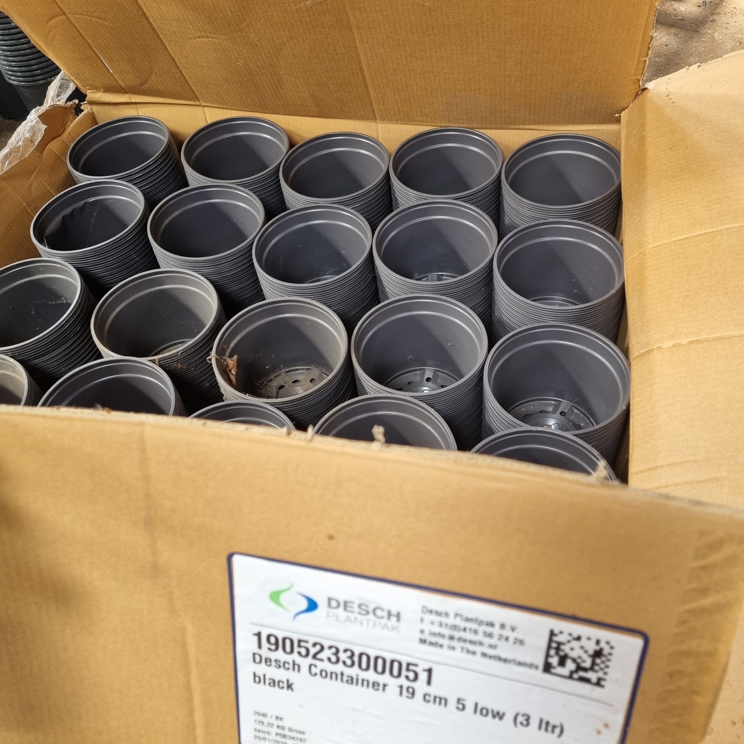 Nieuwe 19 cm potten / new 3 liter pots / vacuüm getrokken 3 liter pot - imagine 3