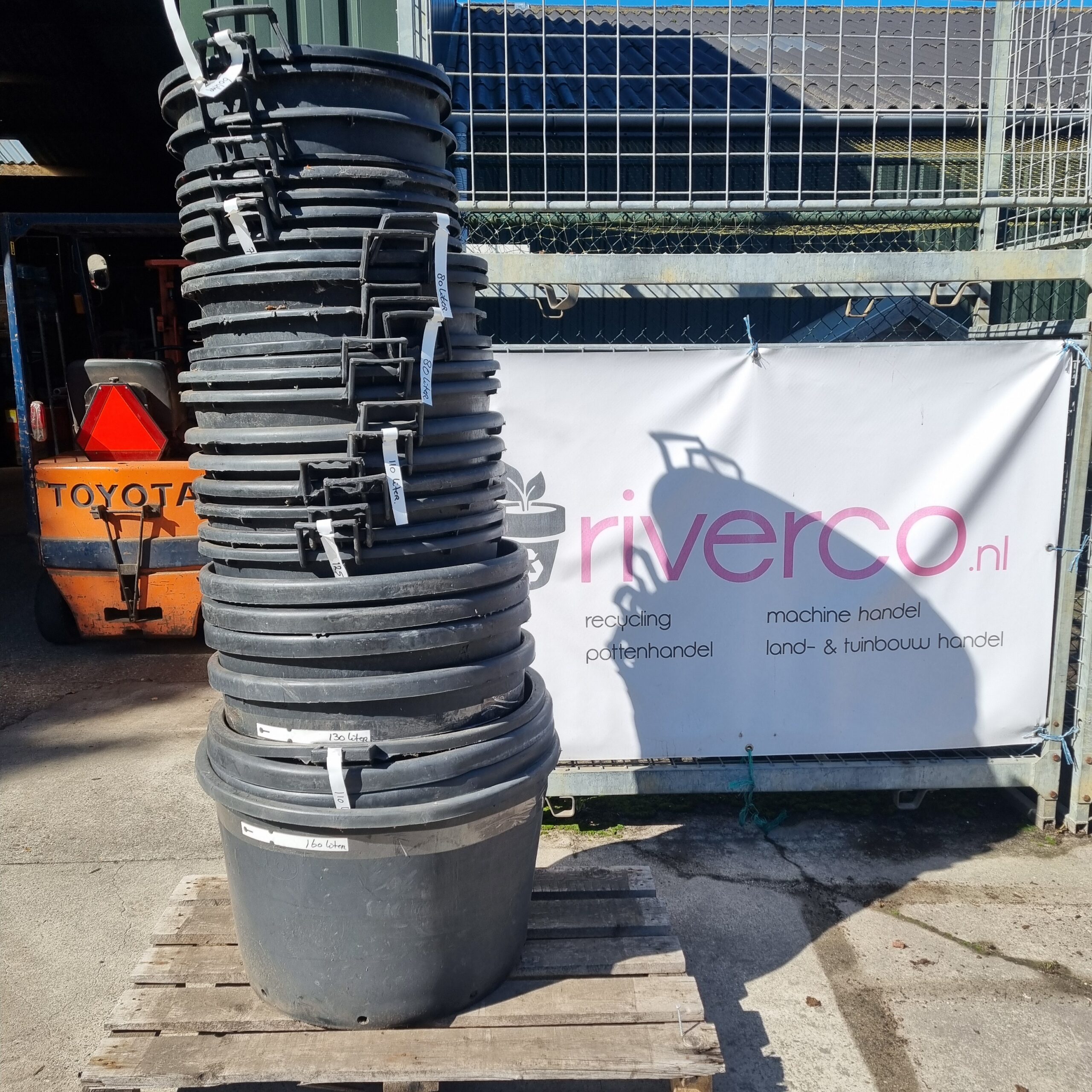 Pallet 2: Grote plantkuipen / Big Pots / Grote potten / Large plantcontainers